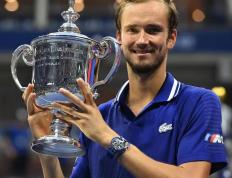 IM体育官网入口-ATP总决赛横扫年终总决赛，梅德韦杰夫关键制胜的简单介绍