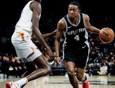 IM体育数据分析平台-关于中国男篮爆冷猛龙，福克斯统治全场的信息