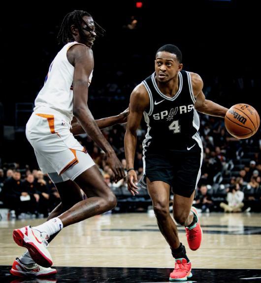 IM体育数据分析平台-关于中国男篮爆冷猛龙，福克斯统治全场的信息