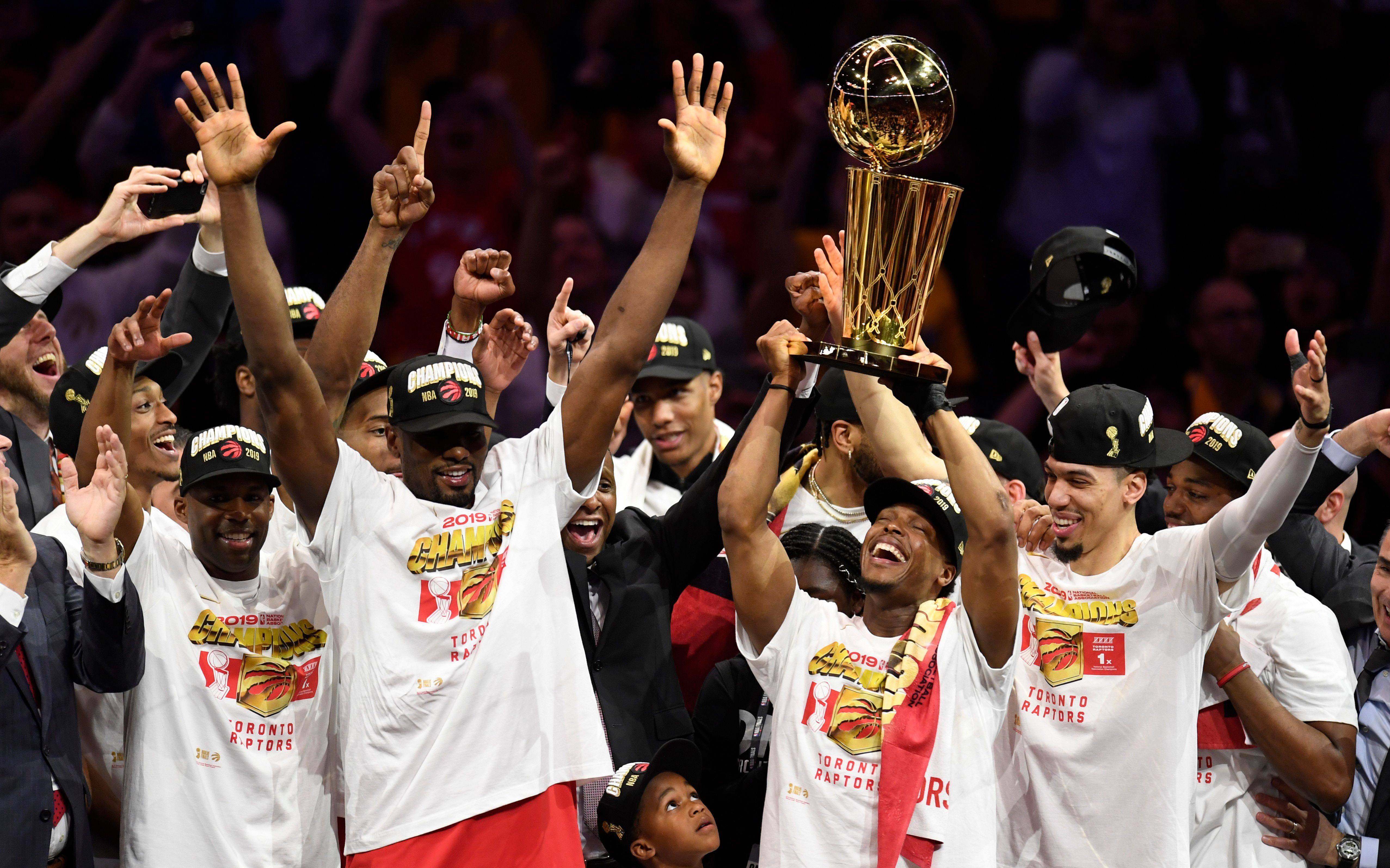 IM体育-猛龙球员伦纳德在比赛中交出全面数据表现的简单介绍