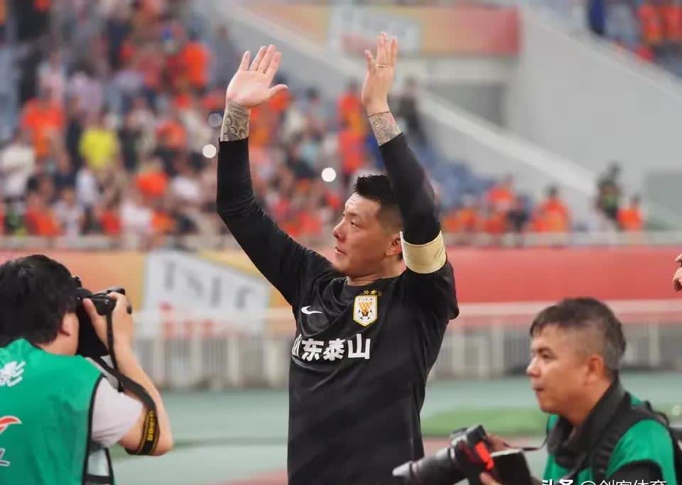 IM体育动画直播通道-包含上港全取三分，稳固争冠席位的词条