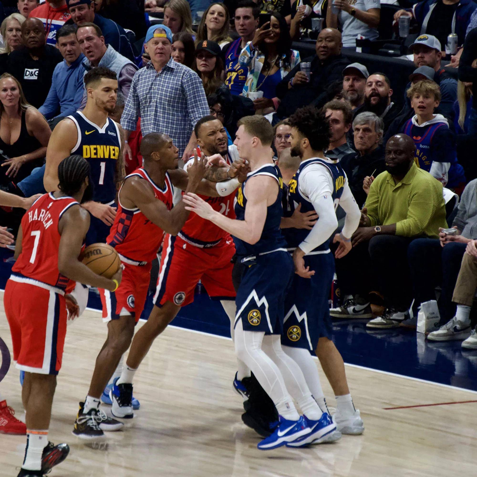 IM体育官方平台-包含快船队战术调整,力图扳回败局追赶对手的词条