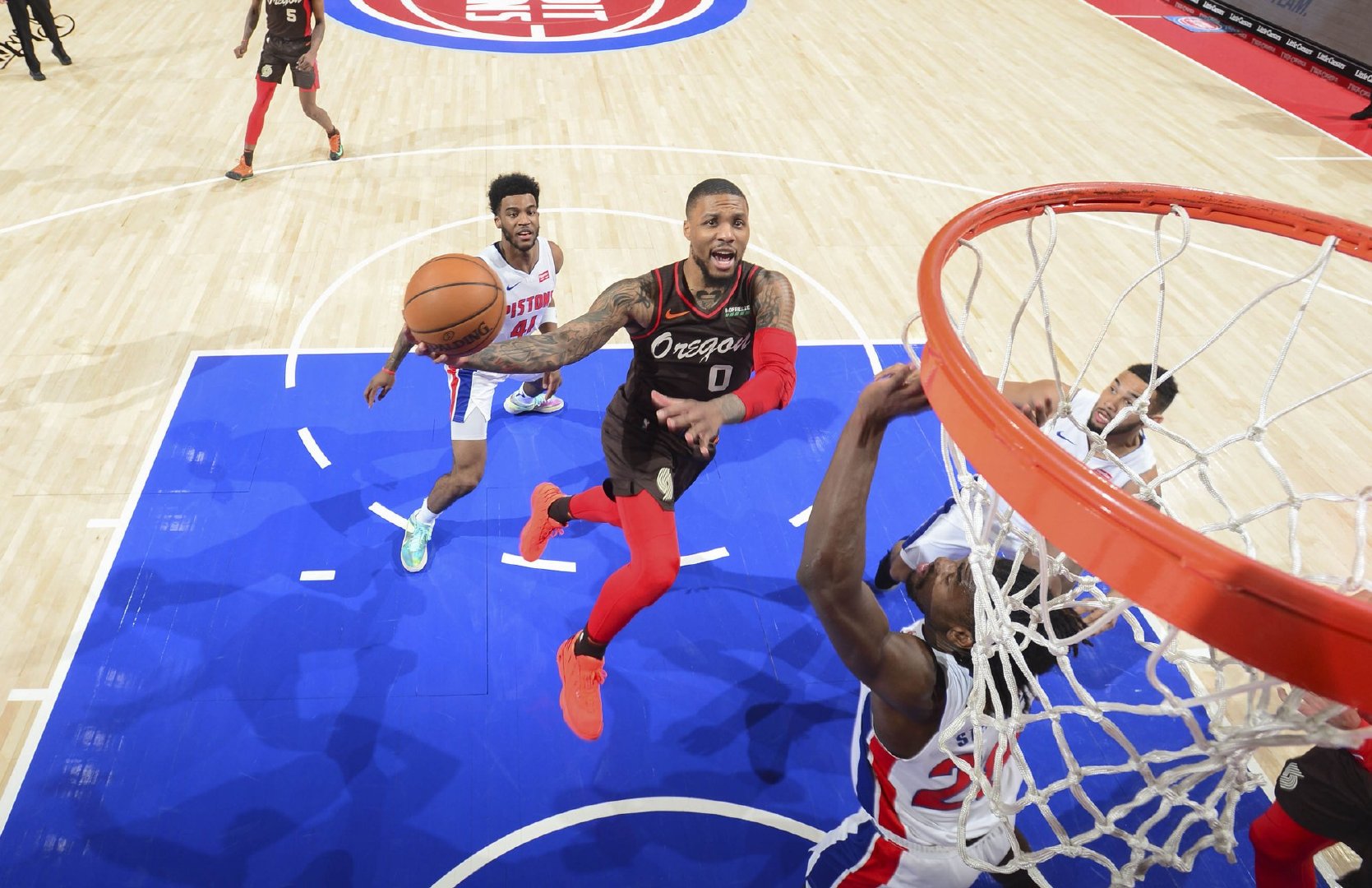 IM体育-猛龙豪取胜利，普拉姆利全场得分的简单介绍