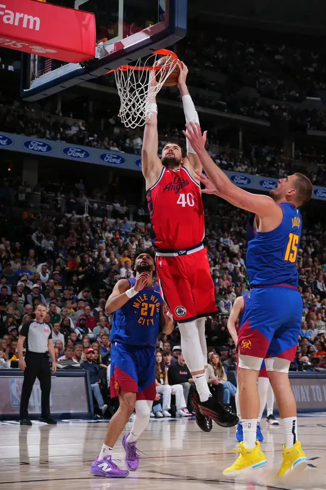 IM体育注册链接-雷霆险胜新疆队，哈登统治全场