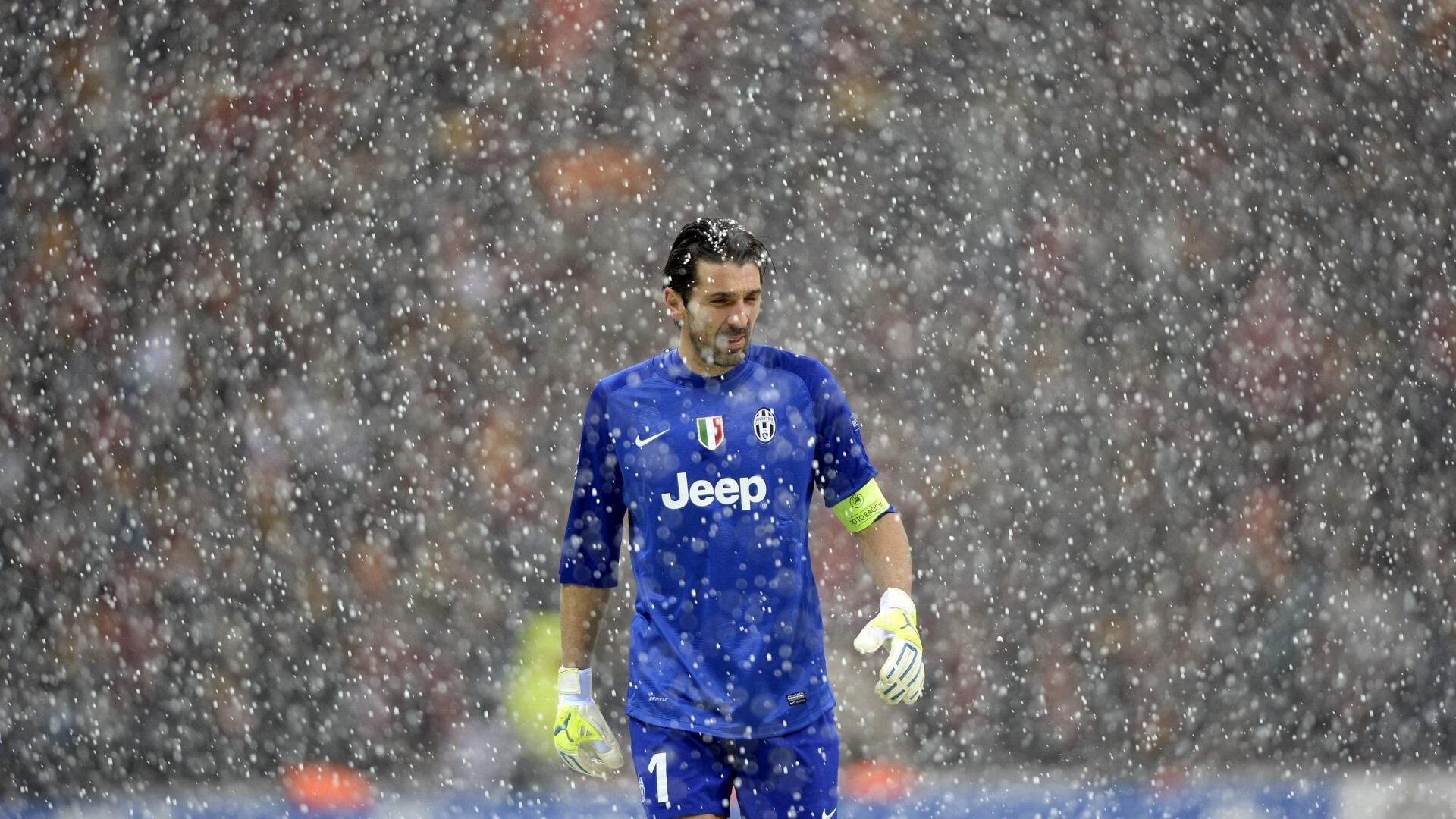 IM体育下载-德甲争冠战焦点战，几内亚险胜马赛，足球世界里的奇妙交错