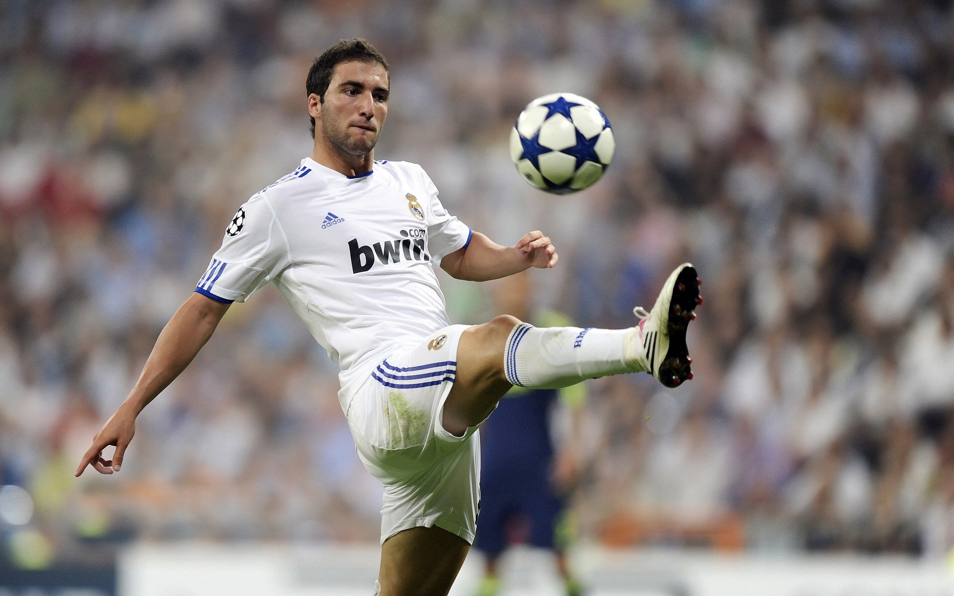 IM体育网页版登录入口-绝境中的双面英雄,阿圭罗压制级发挥与希腊神话般的逆转